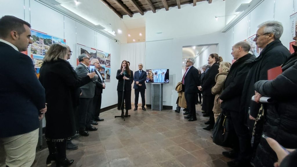 Inauguración exposición en Roma